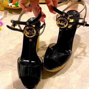 Michael Kors 8.5 cute wedges